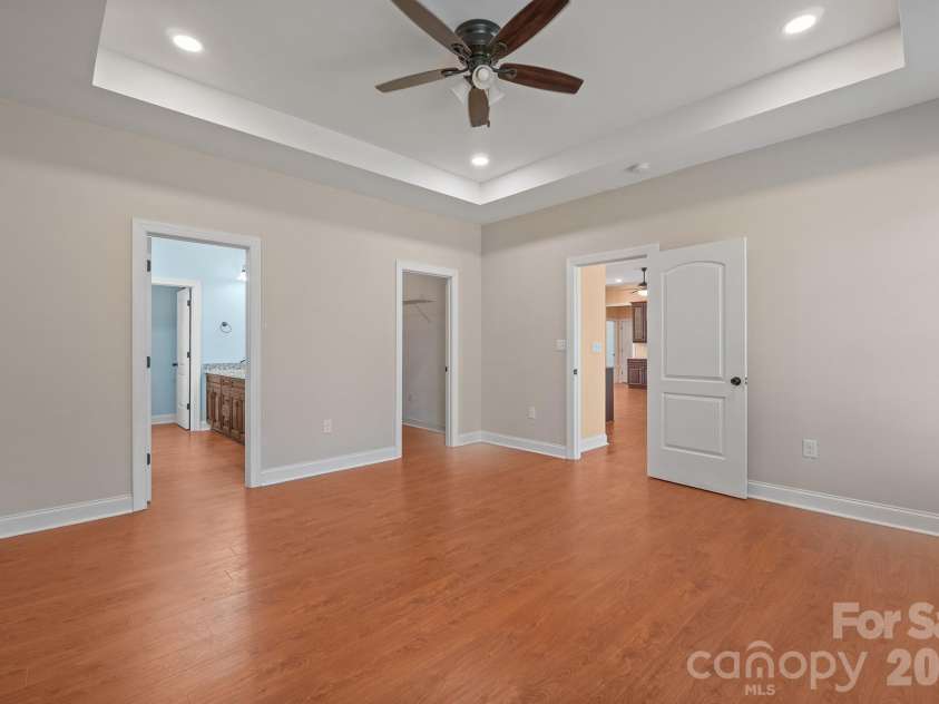 101 Long Meadows Drive, Kings Mountain, NC 28086.  MLS# CAR4371125, YatesRealty ID 13959. 