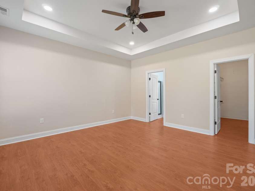 101 Long Meadows Drive, Kings Mountain, NC 28086.  MLS# CAR4371125, YatesRealty ID 13959. 