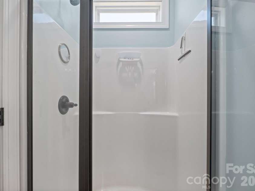 101 Long Meadows Drive, Kings Mountain, NC 28086.  MLS# CAR4371125, YatesRealty ID 13959. 