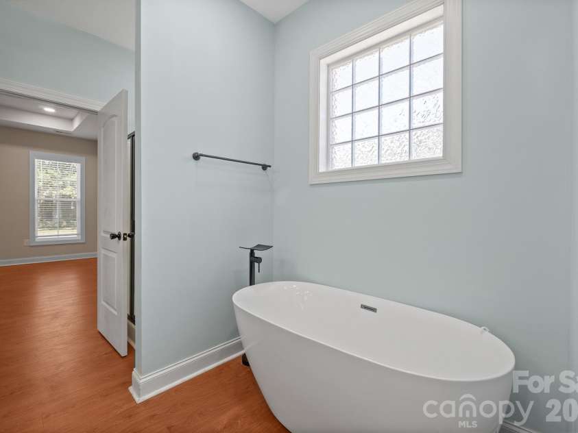 101 Long Meadows Drive, Kings Mountain, NC 28086.  MLS# CAR4371125, YatesRealty ID 13959. 