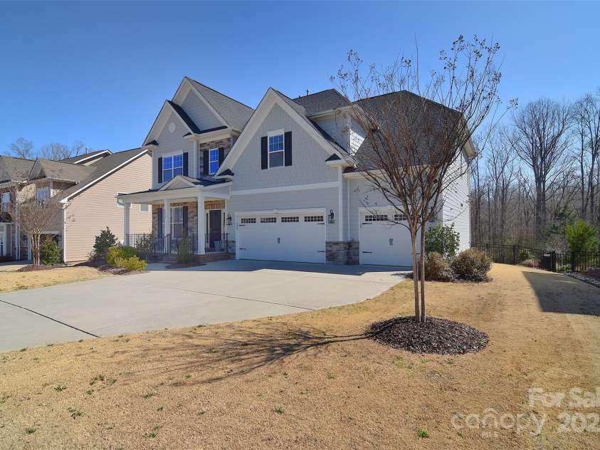 9007 Raven Top Drive, Mint Hill, NC 28227.  MLS# CAR4238872, YatesRealty ID 13959. 