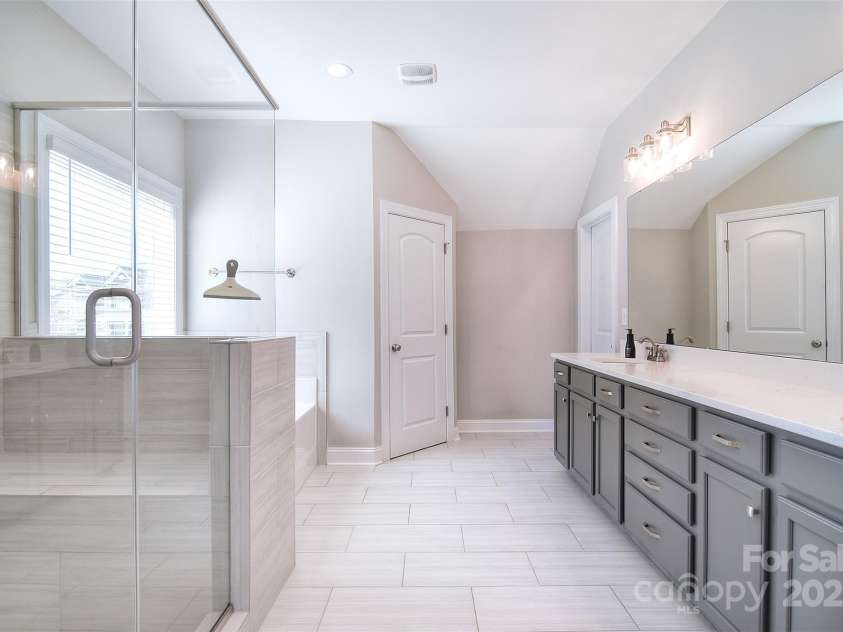 9007 Raven Top Drive, Mint Hill, NC 28227.  MLS# CAR4238872, YatesRealty ID 13959. 