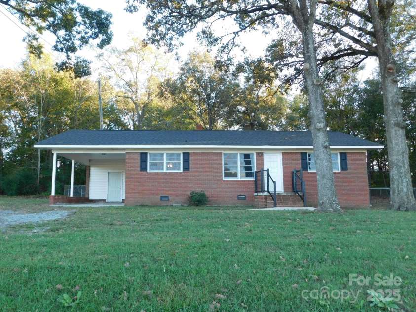 8600 Highway 74 Highway, Marshville, NC 28103.  MLS# CAR4312582, YatesRealty ID 1396. Front view 1