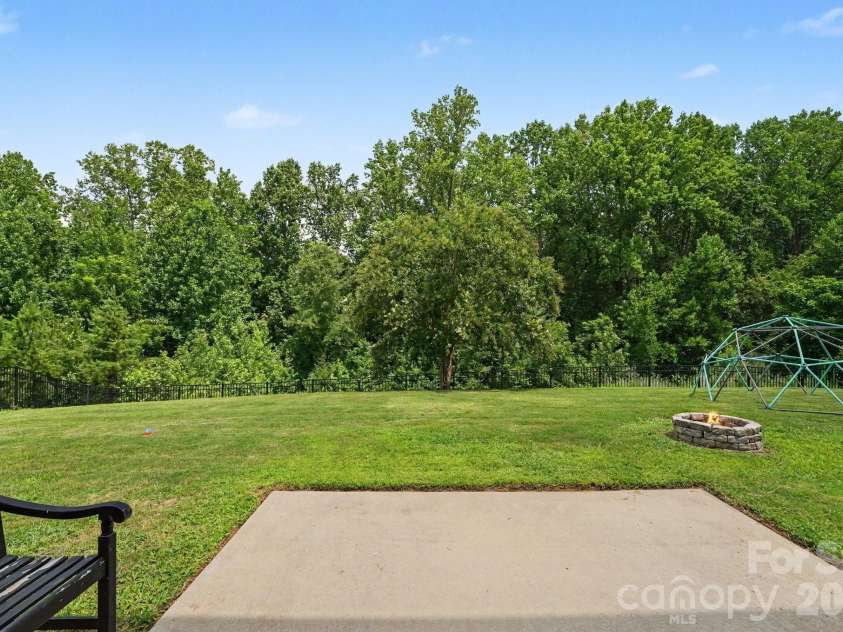 133 Lassen Lane, Mooresville, NC 28117.  MLS# CAR4288046, YatesRealty ID 13960. 