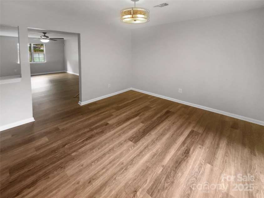 6003 Heath Valley Road, Charlotte, NC 28210.  MLS# CAR4165497, YatesRealty ID 13962. 