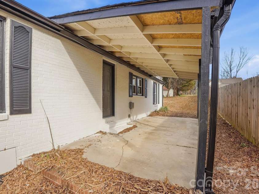 212 Pethel Street, Kannapolis, NC 28081.  MLS# CAR4349050, YatesRealty ID 13963. 