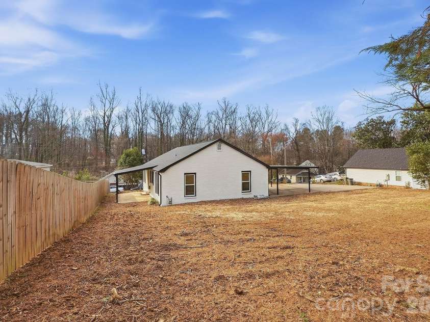 212 Pethel Street, Kannapolis, NC 28081.  MLS# CAR4349050, YatesRealty ID 13963. 