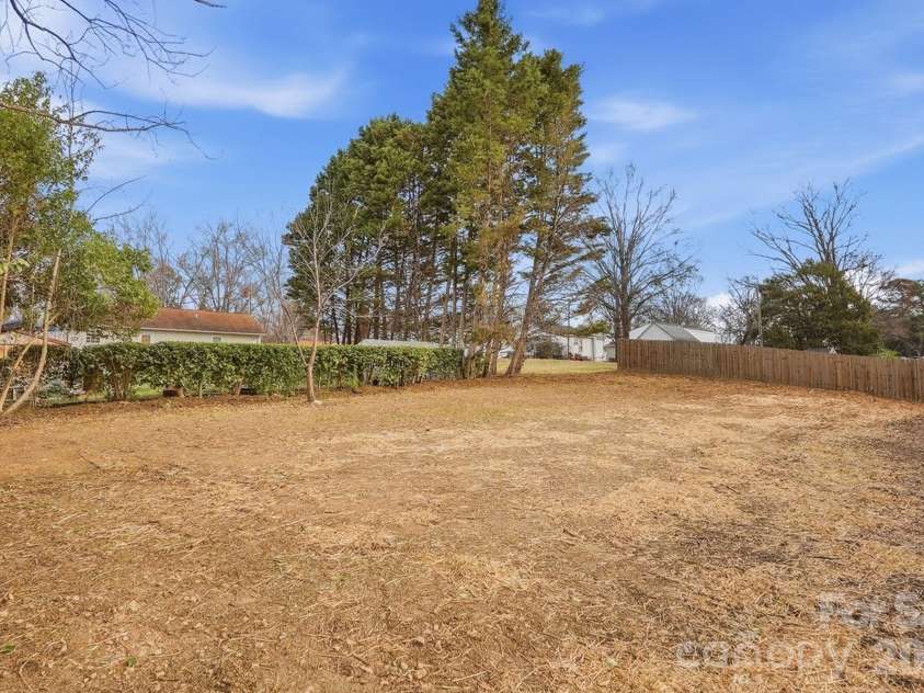 212 Pethel Street, Kannapolis, NC 28081.  MLS# CAR4349050, YatesRealty ID 13963. 