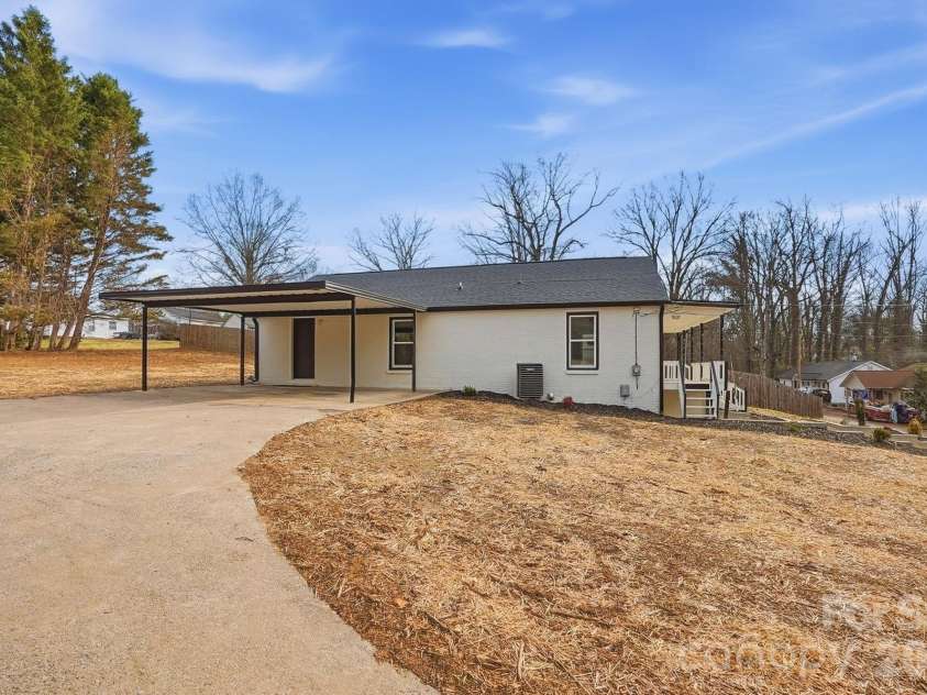 212 Pethel Street, Kannapolis, NC 28081.  MLS# CAR4349050, YatesRealty ID 13963. 