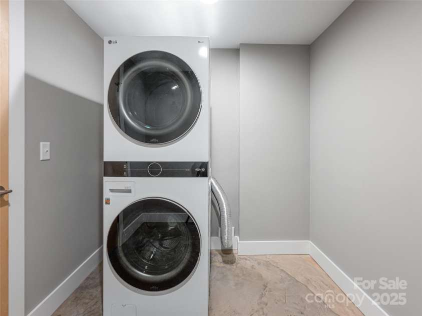 7 Mauricet Lane, Asheville, NC 28806.  MLS# CAR4241872, YatesRealty ID 13963. Laundry Room