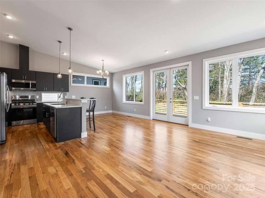 7 Mauricet Lane, Asheville, NC 28806.  MLS# CAR4241872, YatesRealty ID 13963. Open Floorplan