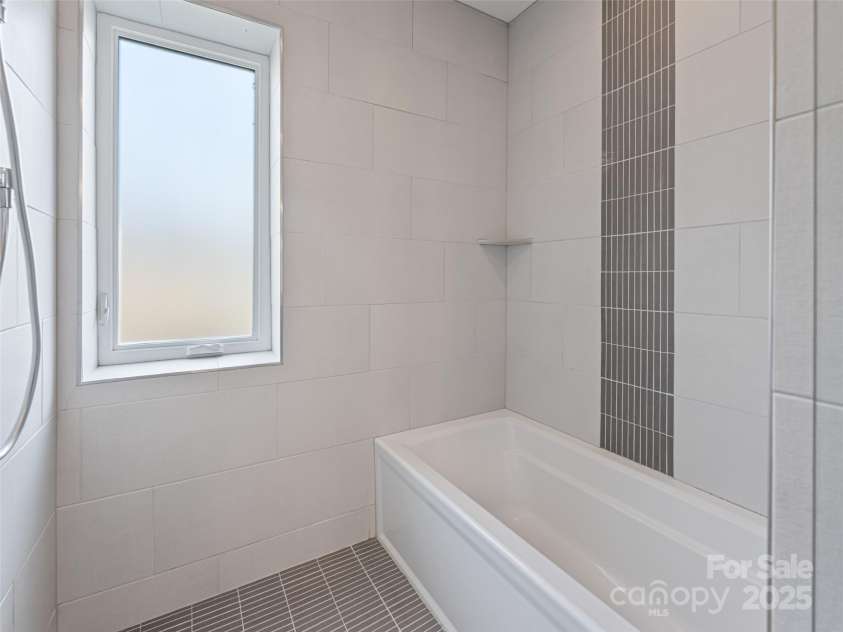 7 Mauricet Lane, Asheville, NC 28806.  MLS# CAR4241872, YatesRealty ID 13963. With full 