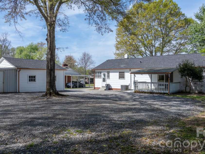 212 Glendale Street, Morganton, NC 28655.  MLS# CAR4365322, YatesRealty ID 13964. 