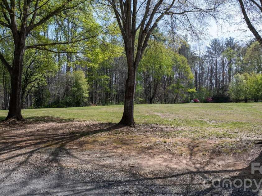 212 Glendale Street, Morganton, NC 28655.  MLS# CAR4365322, YatesRealty ID 13964. 