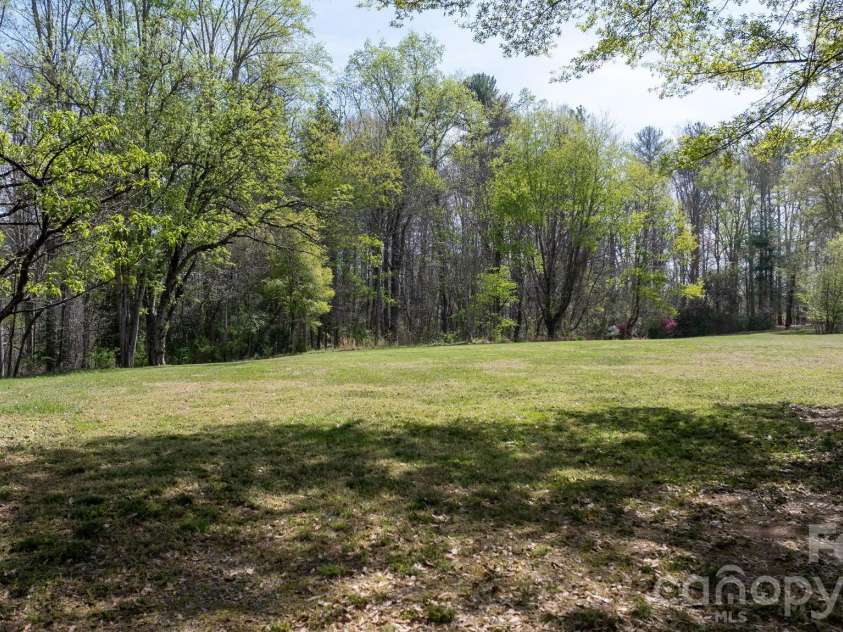 212 Glendale Street, Morganton, NC 28655.  MLS# CAR4365322, YatesRealty ID 13964. 