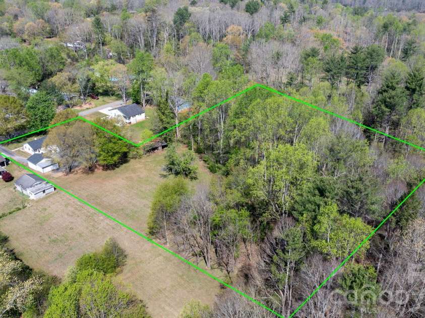 212 Glendale Street, Morganton, NC 28655.  MLS# CAR4365322, YatesRealty ID 13964. 