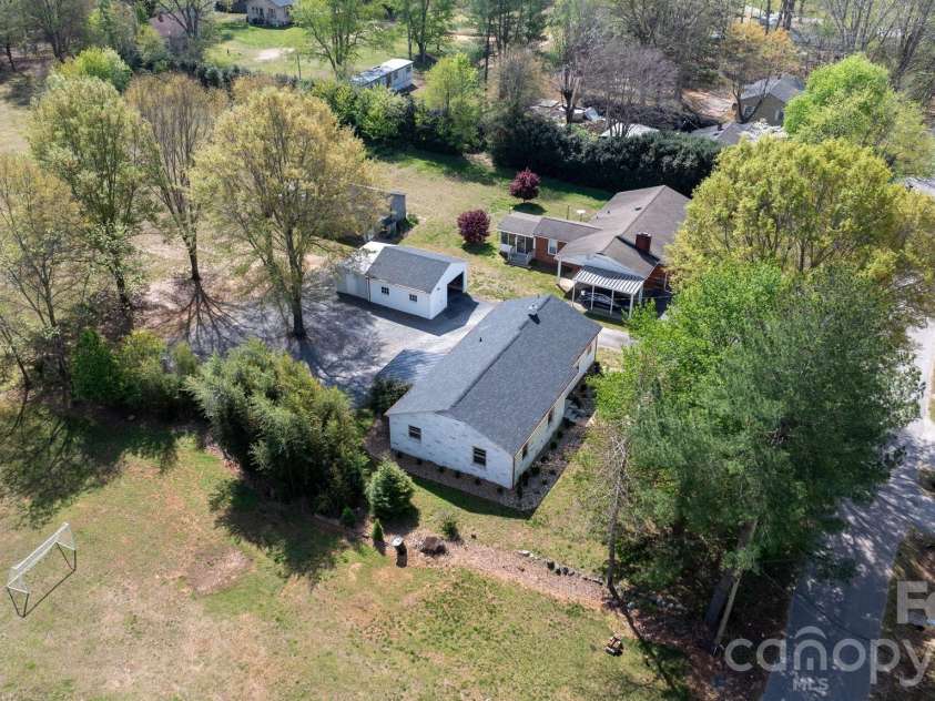 212 Glendale Street, Morganton, NC 28655.  MLS# CAR4365322, YatesRealty ID 13964. 