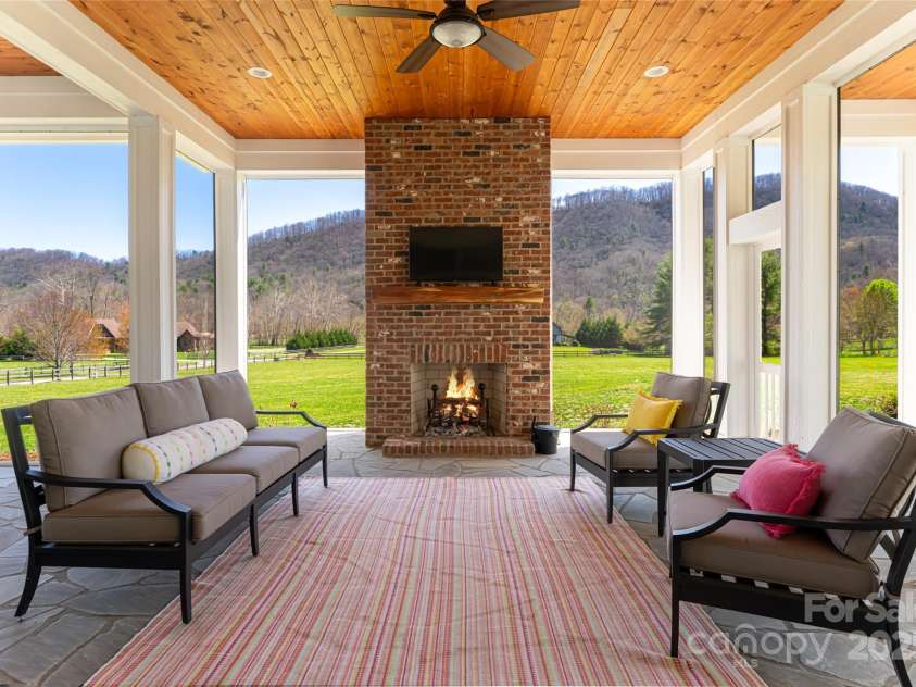 5 Sweetgrass Lane, Fletcher, NC 28732.  MLS# CAR4238739, YatesRealty ID 13965. 