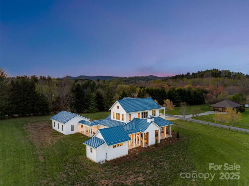 5 Sweetgrass Lane, Fletcher, NC 28732.  MLS# CAR4238739, YatesRealty ID 13965. 