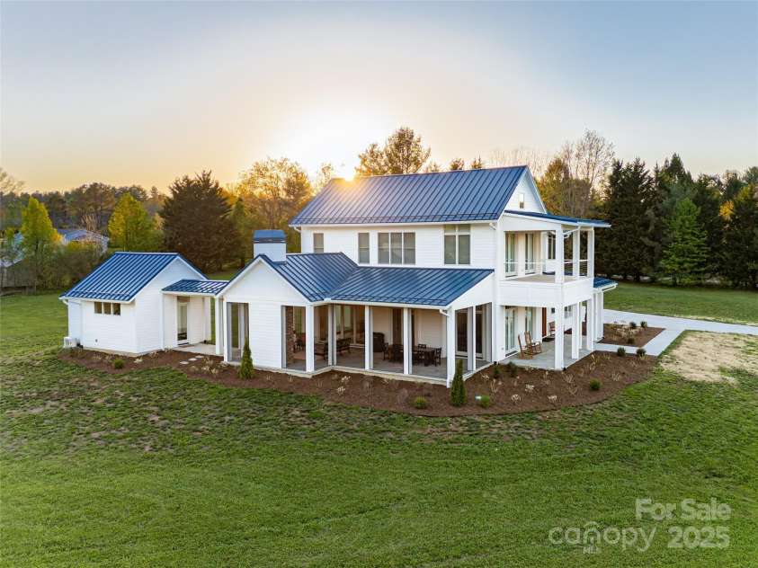 5 Sweetgrass Lane, Fletcher, NC 28732.  MLS# CAR4238739, YatesRealty ID 13965. 