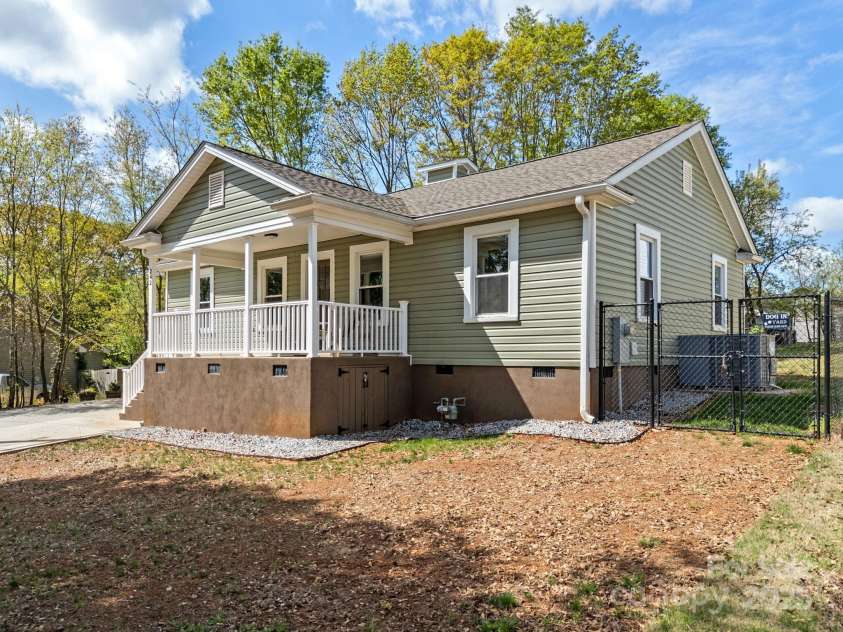 242 Clark Road, Inman, SC 29349.  MLS# CAR4244481, YatesRealty ID 13966. 