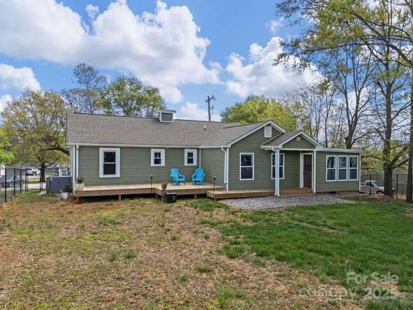 242 Clark Road, Inman, SC 29349.  MLS# CAR4244481, YatesRealty ID 13966. 