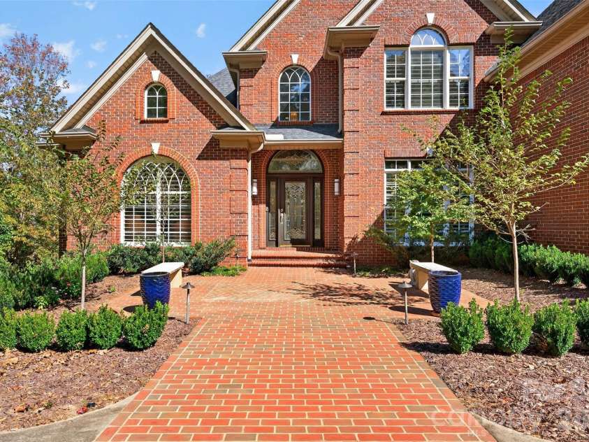 823 Inverness Circle, Spartanburg, SC 29306.  MLS# CAR4321073, YatesRealty ID 13966. 