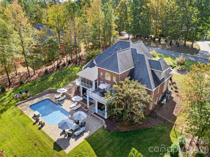 823 Inverness Circle, Spartanburg, SC 29306.  MLS# CAR4321073, YatesRealty ID 13966. 