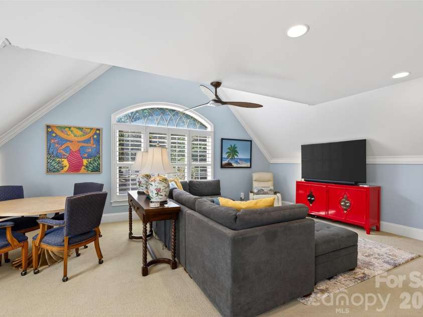 823 Inverness Circle, Spartanburg, SC 29306.  MLS# CAR4321073, YatesRealty ID 13966. 