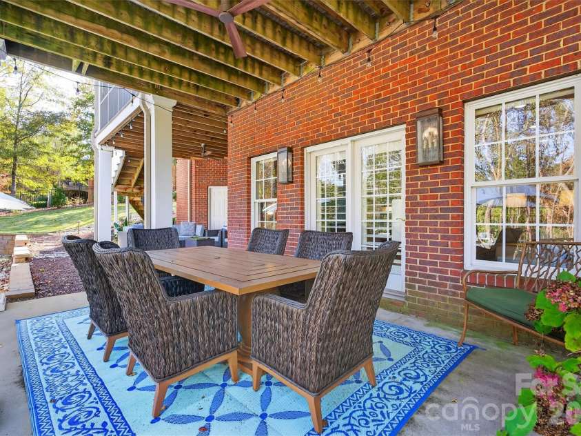 823 Inverness Circle, Spartanburg, SC 29306.  MLS# CAR4321073, YatesRealty ID 13966. 