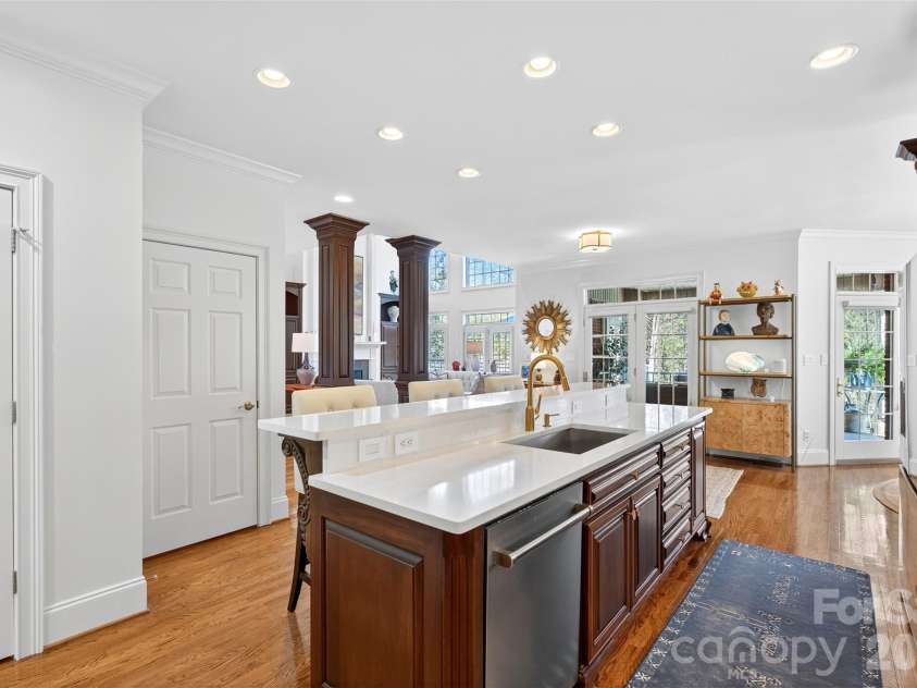 823 Inverness Circle, Spartanburg, SC 29306.  MLS# CAR4321073, YatesRealty ID 13966. Kitchen
