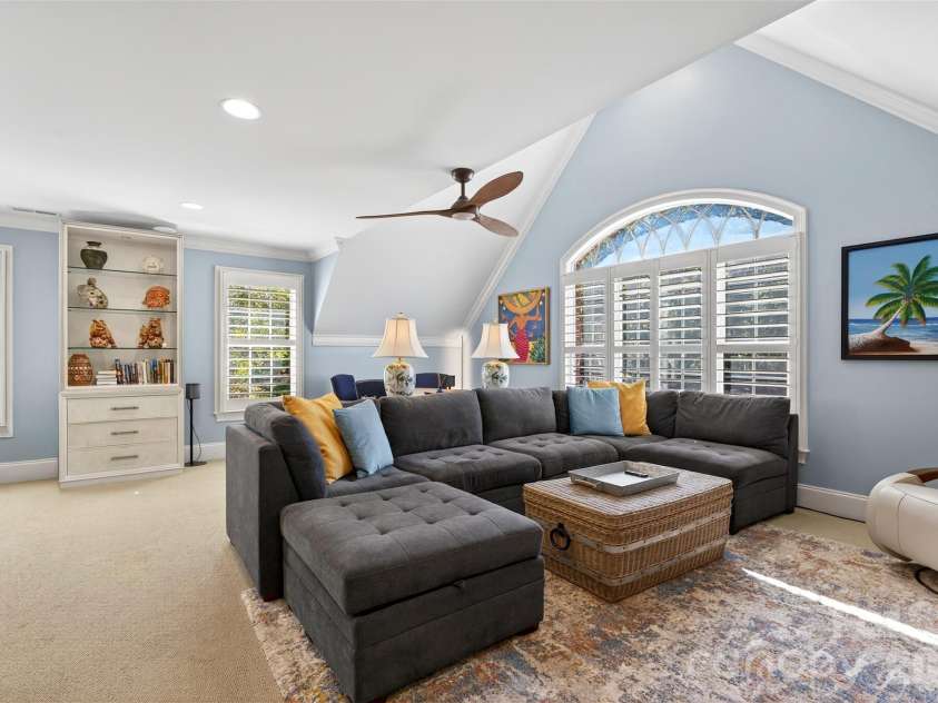 823 Inverness Circle, Spartanburg, SC 29306.  MLS# CAR4321073, YatesRealty ID 13966. Recreational Room