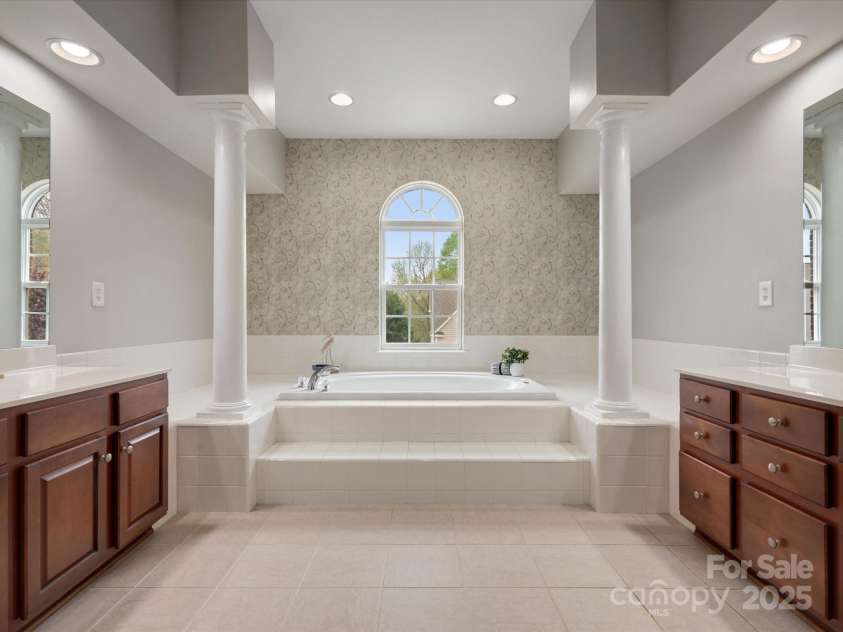 809 Circle Trace Road, Monroe, NC 28110.  MLS# CAR4228810, YatesRealty ID 13967. 