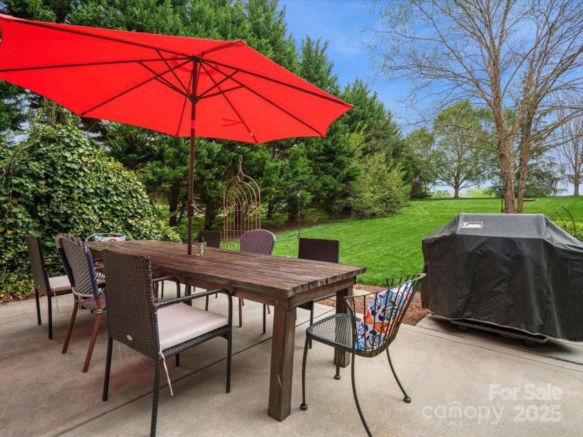 809 Circle Trace Road, Monroe, NC 28110.  MLS# CAR4228810, YatesRealty ID 13967. 