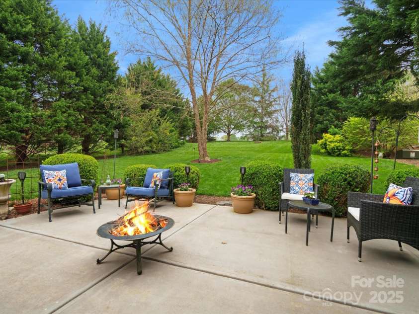 809 Circle Trace Road, Monroe, NC 28110.  MLS# CAR4228810, YatesRealty ID 13967. 