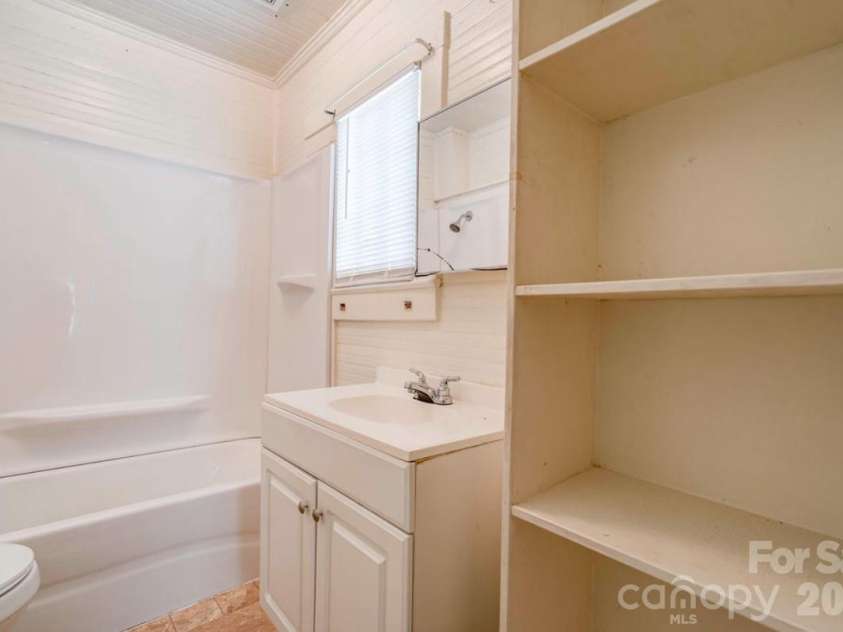 312 Clegg Street, Shelby, NC 28150.  MLS# CAR4363819, YatesRealty ID 13968. 