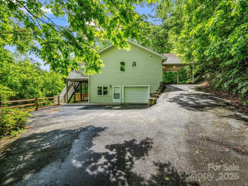 153 Old Lakey Gap Road, Black Mountain, NC 28711.  MLS# CAR4240445, YatesRealty ID 13969. 