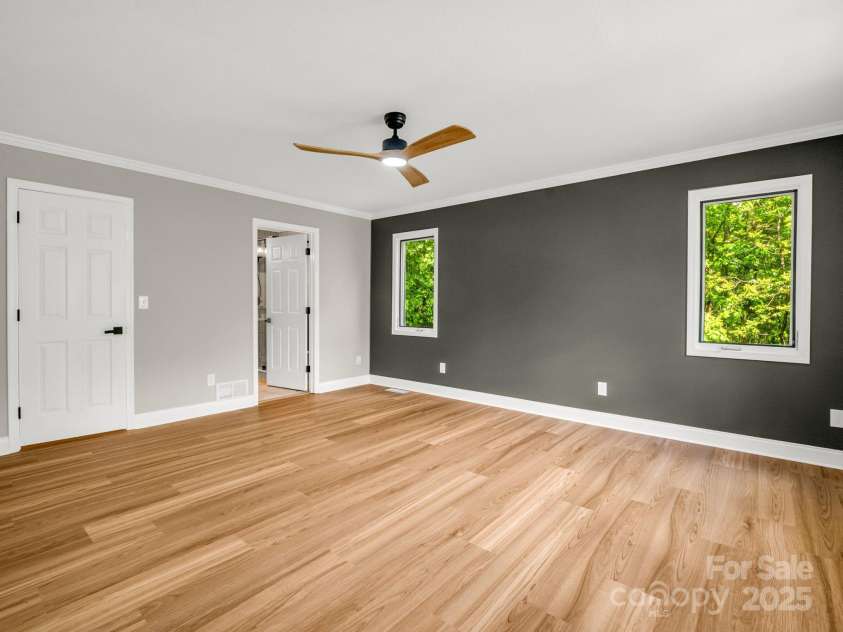 153 Old Lakey Gap Road, Black Mountain, NC 28711.  MLS# CAR4240445, YatesRealty ID 13969. 