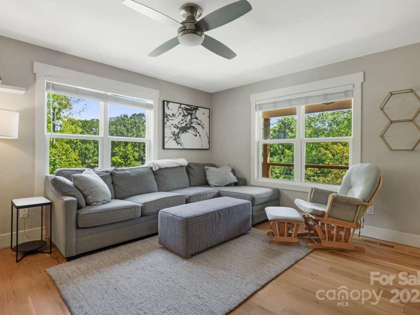 14 3rd Street, Asheville, NC 28803.  MLS# CAR4297140, YatesRealty ID 1397. 