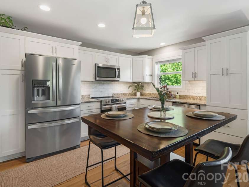 14 3rd Street, Asheville, NC 28803.  MLS# CAR4398696, YatesRealty ID 1397. 