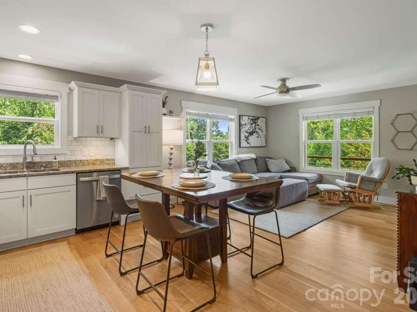 14 3rd Street, Asheville, NC 28803.  MLS# CAR4398696, YatesRealty ID 1397. 