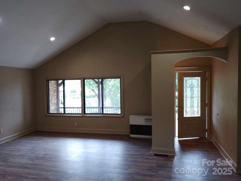 20 Frosted Lane, Burnsville, NC 28714.  MLS# CAR4226376, YatesRealty ID 1397. 