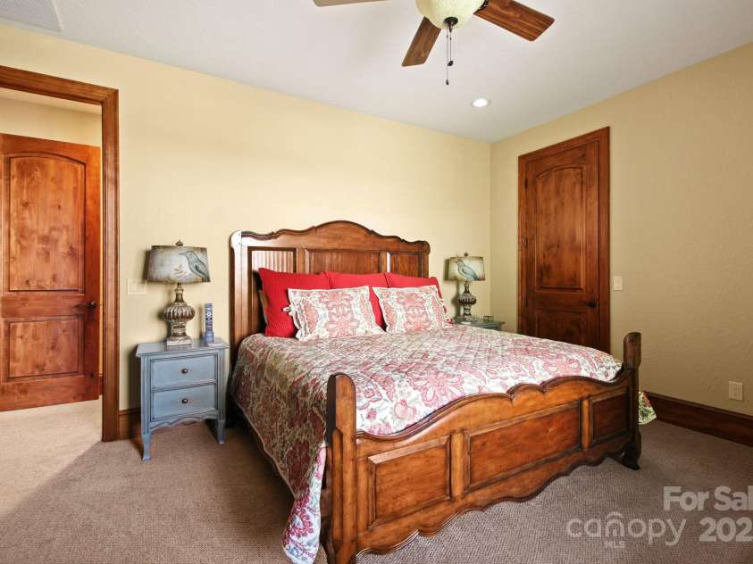693 Thunderhill Trail, Blowing Rock, NC 28605.  MLS# CAR4253716, YatesRealty ID 13972. Lower-level bedroom