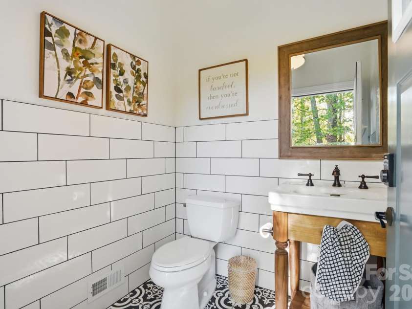 629 Revival Row, Fort Mill, SC 29708.  MLS# CAR4367831, YatesRealty ID 13973. Dedicated Pool Bath with outside entrance!