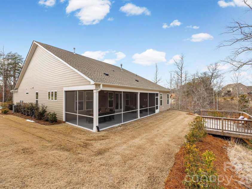 1043 Wylie Falls Lane, York, SC 29745.  MLS# CAR4338694, YatesRealty ID 13974. 