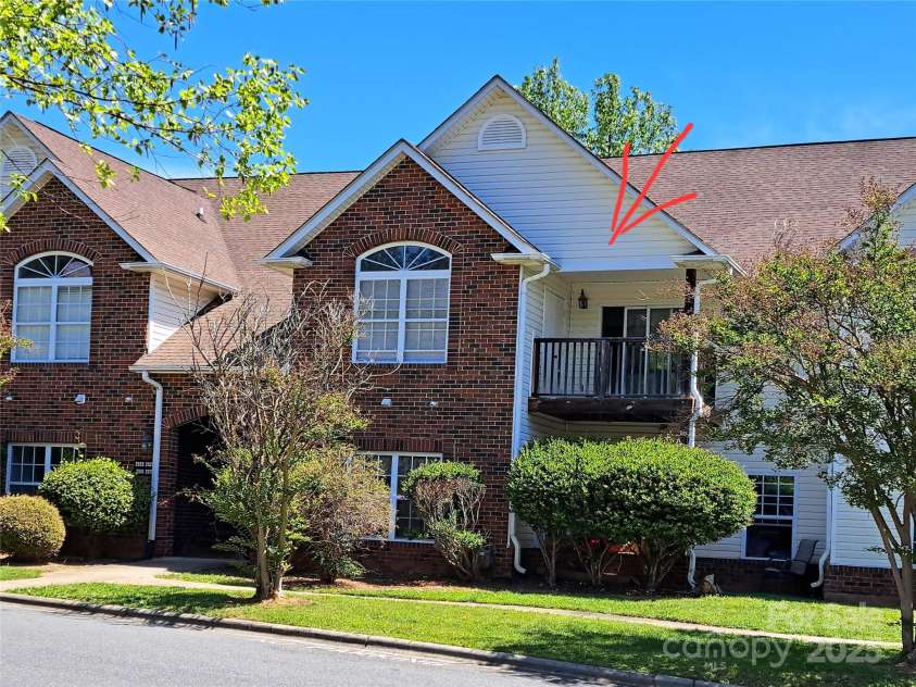 2527 Carya Pond Lane, Charlotte, NC 28212.  MLS# CAR4246596, YatesRealty ID 13974. 