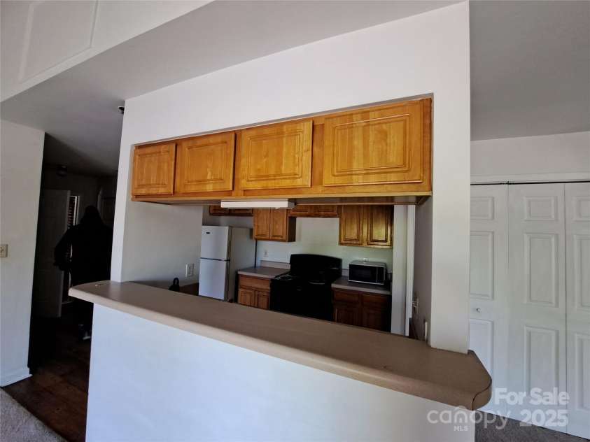 2527 Carya Pond Lane, Charlotte, NC 28212.  MLS# CAR4246596, YatesRealty ID 13974. 