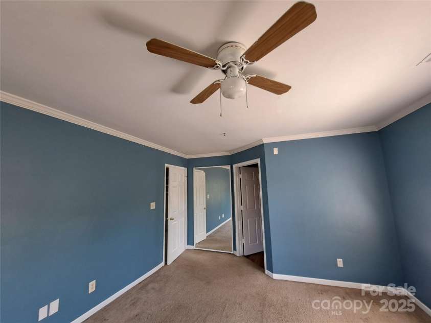 2527 Carya Pond Lane, Charlotte, NC 28212.  MLS# CAR4246596, YatesRealty ID 13974. 
