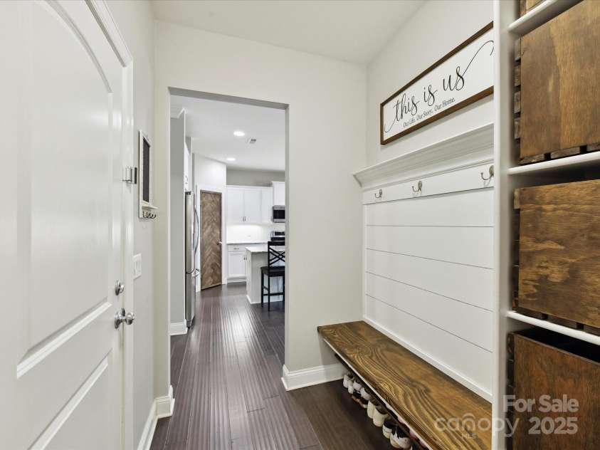 16404 Mckee Ridge Drive, Charlotte, NC 28278.  MLS# CAR4224178, YatesRealty ID 13977. Drop Zone!