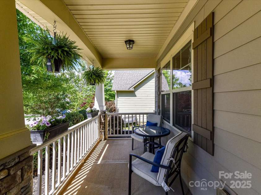 16404 Mckee Ridge Drive, Charlotte, NC 28278.  MLS# CAR4224178, YatesRealty ID 13977. Front Porch!